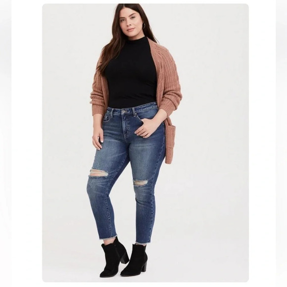 Torrid Medium Wash High Rise Button Fly Distressed Straight Jeans Plus Size 18 R - Picture 1 of 11